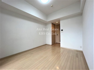 【洋室】 | アスリート本町リバーウエスト | 6.5帖のお部屋！出っ張りがなくて家具の配置がラク。