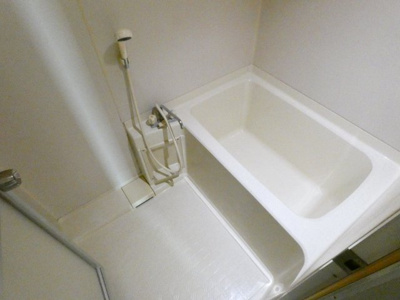 【浴室】 | スパツィオ | 使いやすいユニットバスのお風呂です。