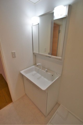 【洗面所】 | アルファ（吉田賃貸） | 広い洗面スペース