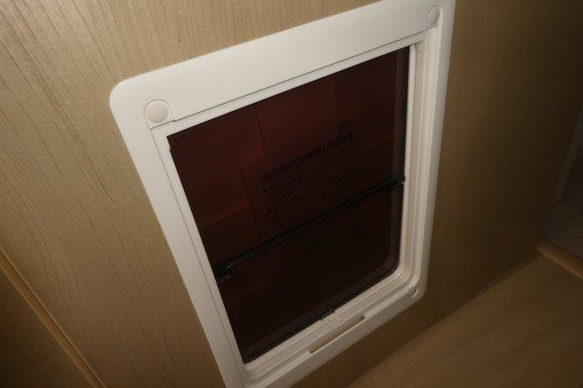 ピッツィカートⅠの設備|ペット用くぐり戸