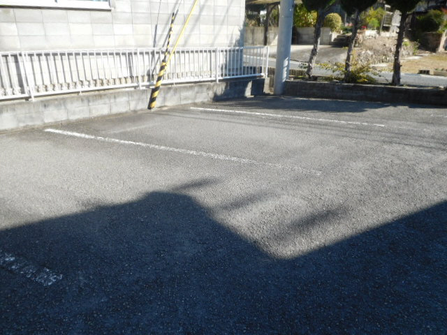 セフィラ北平野の駐車場