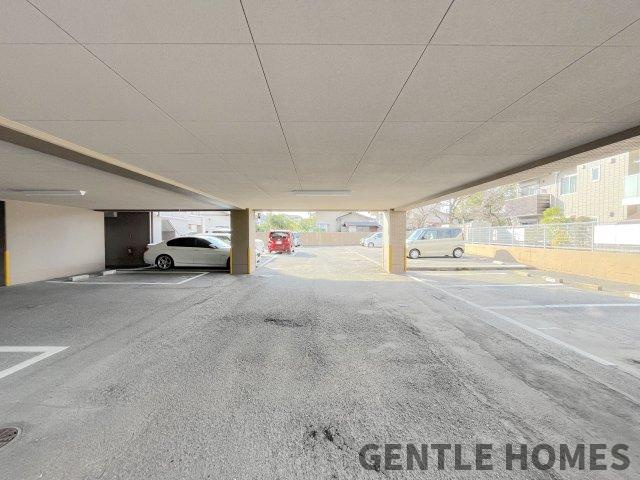 三愛シティライフ春日6の駐車場