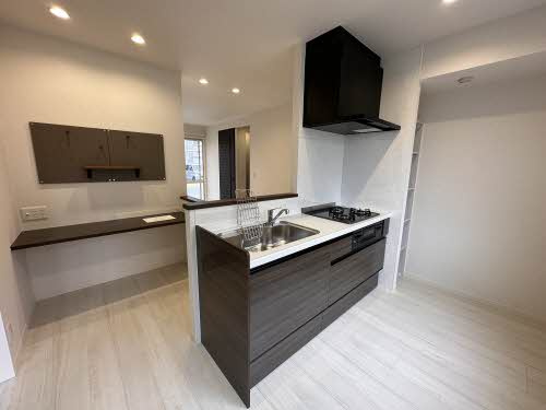 ロジュマンイズミFG棟のキッチン|コンパクトなキッチンで掃除もラクラク