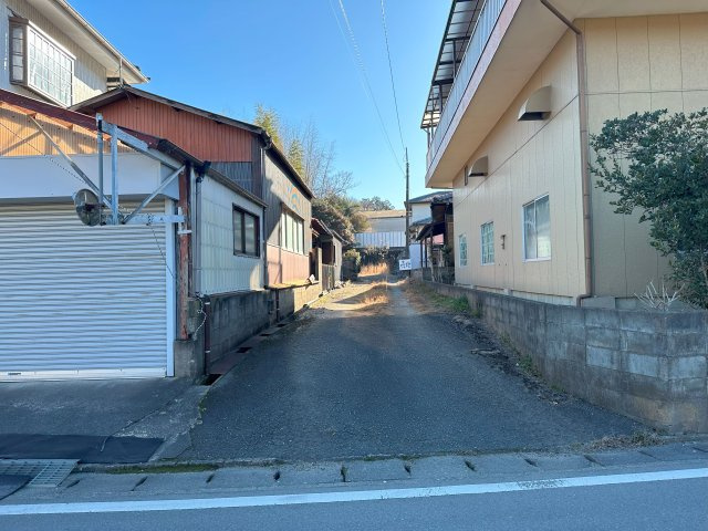 荒木町藤田土地の前面道路含む現地写真|私道部分