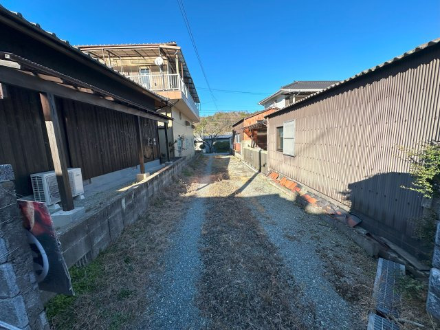 荒木町藤田土地の前面道路含む現地写真|私道部分