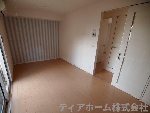 大和高田市日之出町のアパートの居間・リビング|こちらの居間で趣味の時間をお楽しみください