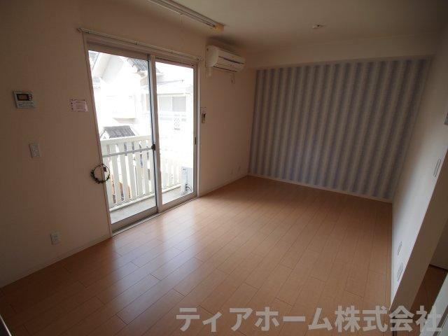 大和高田市日之出町のアパートの居間・リビング|居間です