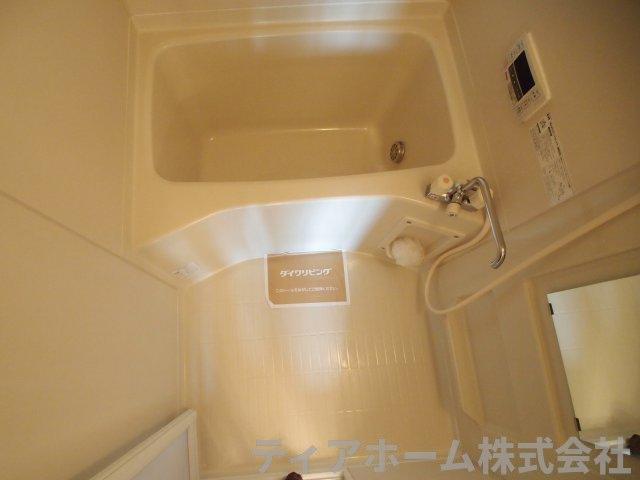 大和高田市日之出町のアパートの浴室|落ち着いた空間のお風呂です