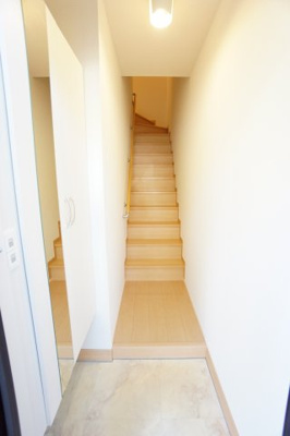 【玄関】 | ラ・ソラーナ | ※同物件、同タイプ、間取り反転のお部屋です