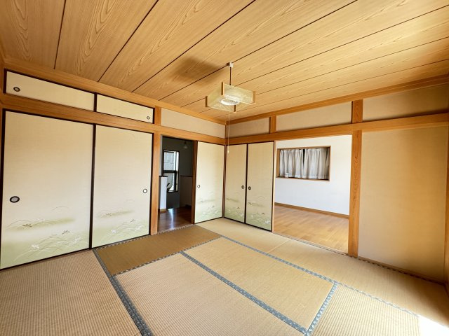 栄町戸建の寝室