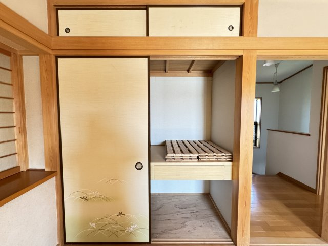 栄町戸建の収納