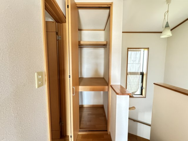 栄町戸建の収納