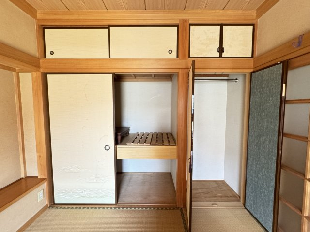栄町戸建の収納