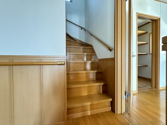 栄町戸建の内装