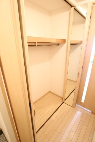 大阪市都島区東野田町１丁目の賃貸マンションの収納