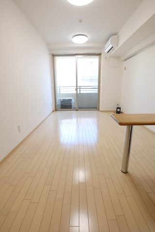 大阪市都島区東野田町１丁目の賃貸マンションの居間・リビング