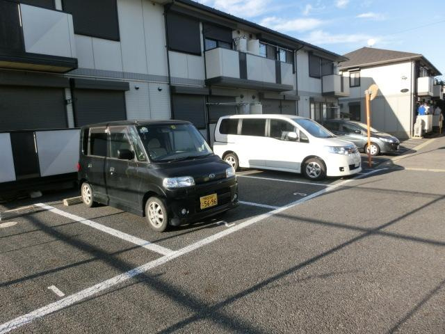 ピュアタウン南逆井 Ｂの駐車場