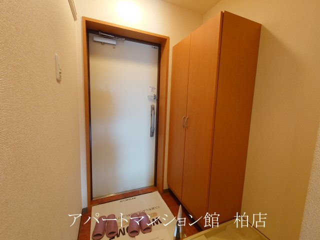 メゾンプログレスの玄関