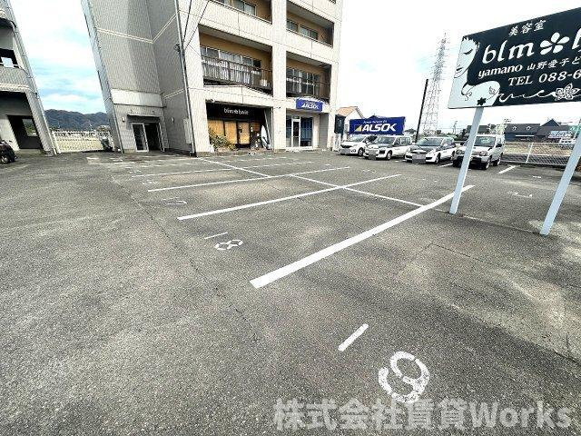 ハイツサカエールキンサンの駐車場|駐車場に車を止められます