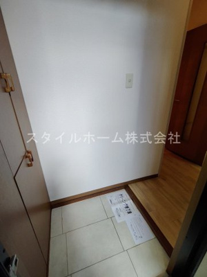 【玄関】 | ハイカムール旭 | 別部屋写真です。