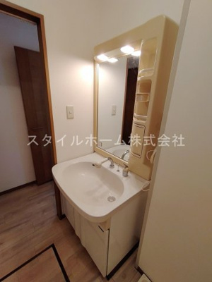 【洗面所】 | ハイカムール旭 | 別部屋写真です。