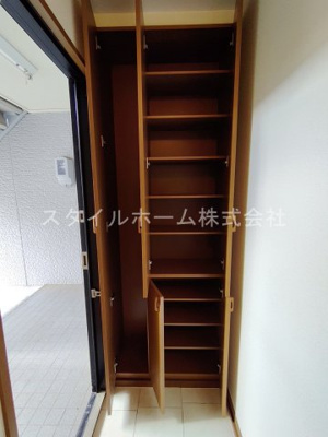 【玄関】 | ハイカムール旭 | 別部屋写真です。