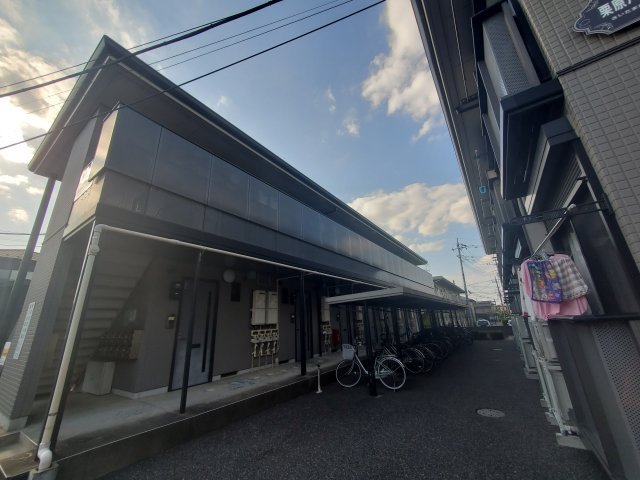 栗原ハイツAのエントランス|落ち着いたエントランスです