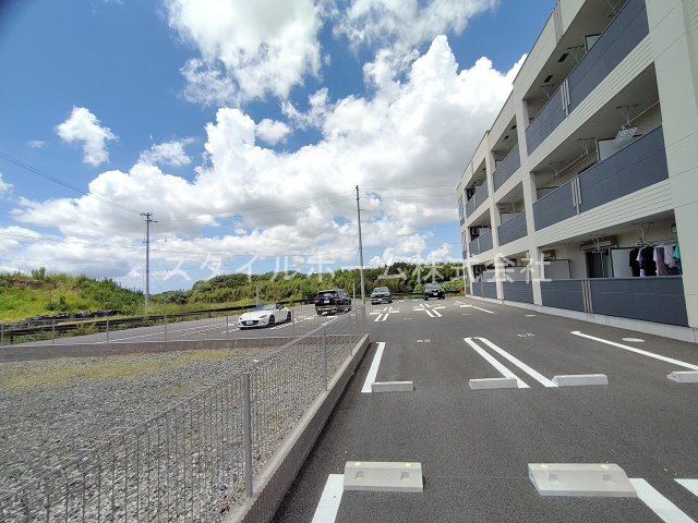 【駐車場】 | ロジェ　かげろう