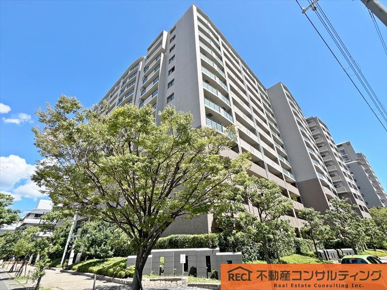 モンセーヌ住吉川公園2番館の外観