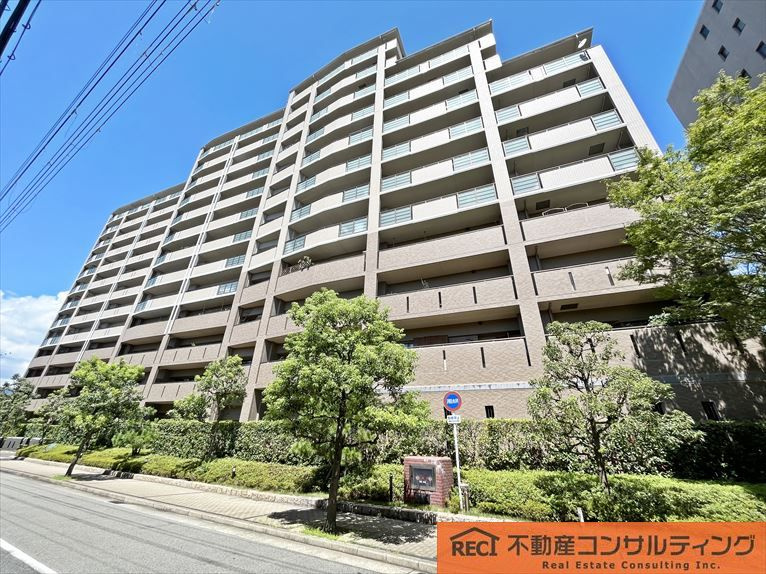 モンセーヌ住吉川公園2番館の外観