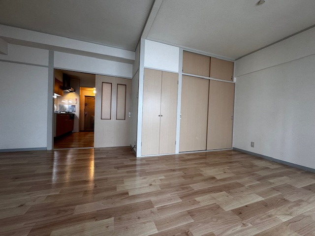 フジウラビルの洋室|落ち着いた色調の洋室です