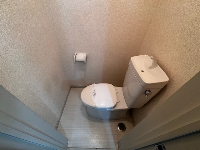 フジウラビルのトイレ|ゆったりとした空間のトイレです