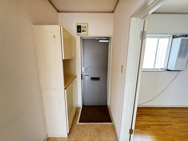エステートピア吉井町の玄関