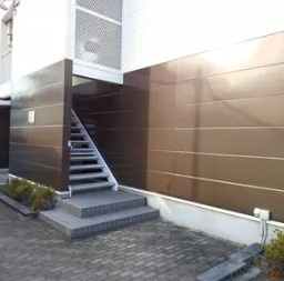 レオパレス鳳仙花のエントランス