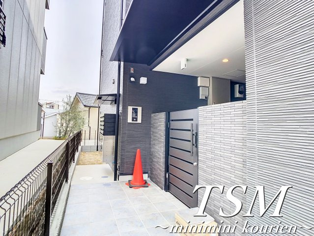 イリスコート香里園Ⅱのエントランス