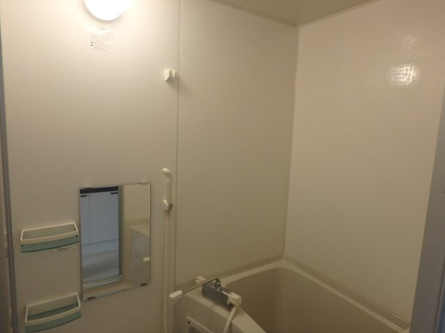 ベルハイム小阪の浴室