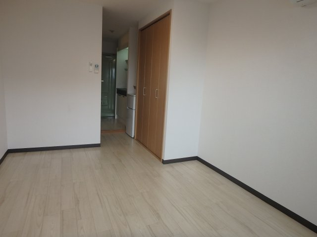 ベルハイム小阪の洋室