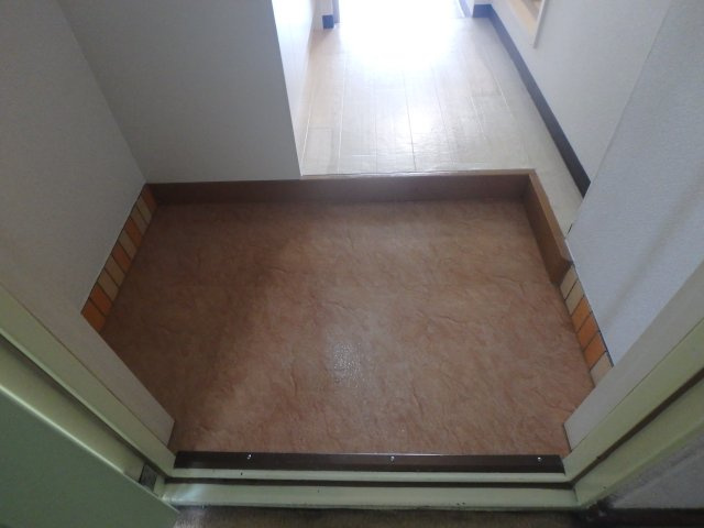 ベルハイム小阪の玄関