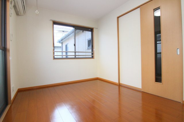 アンビシャス日吉の洋室|別部屋の参考写真です。