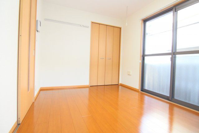 アンビシャス日吉の洋室|別部屋の参考写真です。