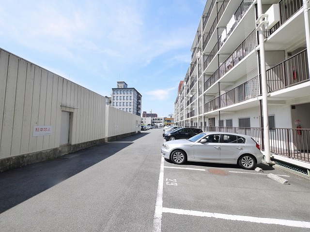 マンハイム奈良の駐車場