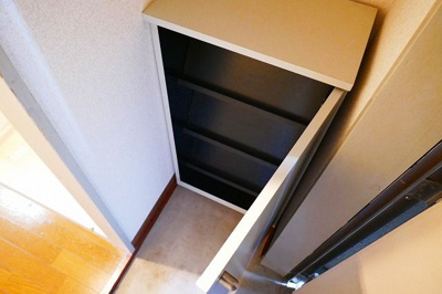 【玄関】 | アヴァンテプラザ | 別号室の写真になります。現況優先。