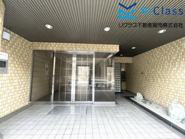 ロイヤルシャトー長者町のエントランス|オートロックです