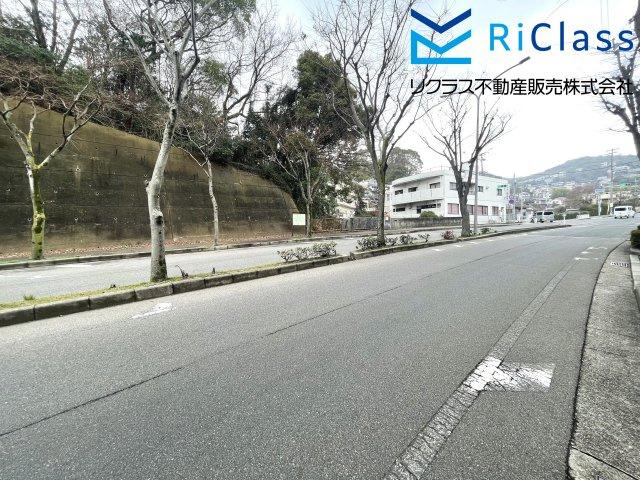 ロイヤルシャトー長者町の周辺|マンション前の道路です