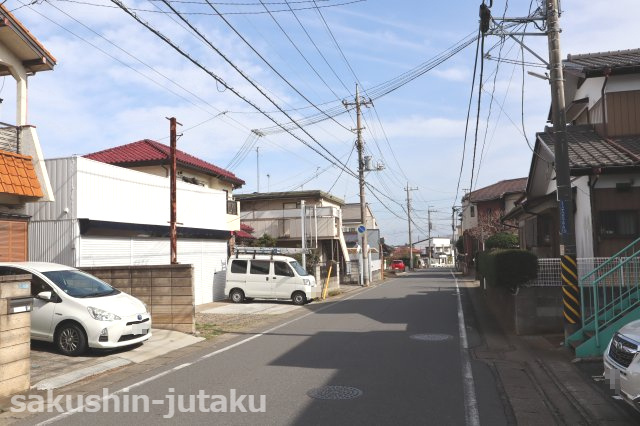 八千代台北１６丁目　中古戸建　オーナーチェンジの前面道路含む現地写真|南西側6.8ｍ公道
