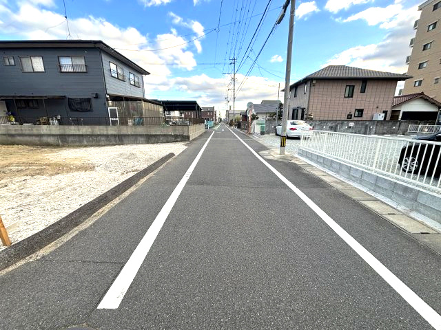 【前面道路含む現地写真】の画像