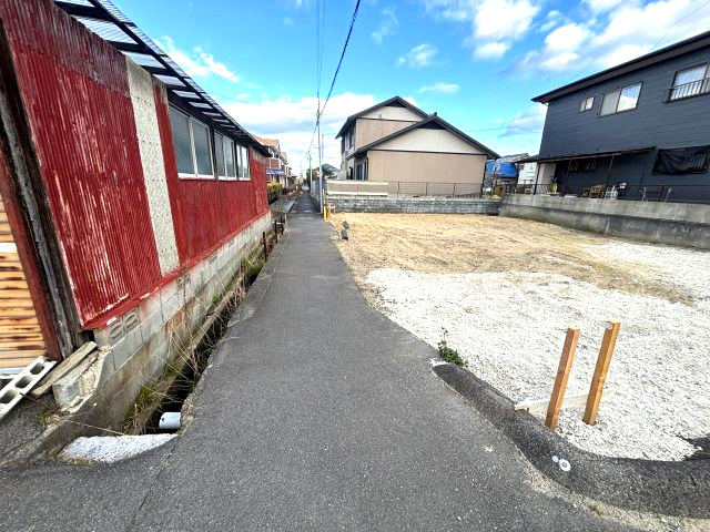 【前面道路含む現地写真】の画像