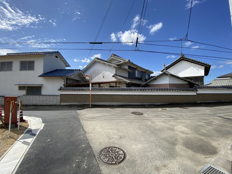 加西市西野々町 土地（古家付）の前面道路含む現地写真