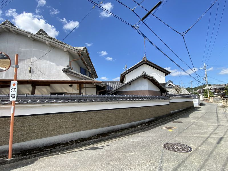 加西市西野々町 土地（古家付）の前面道路含む現地写真