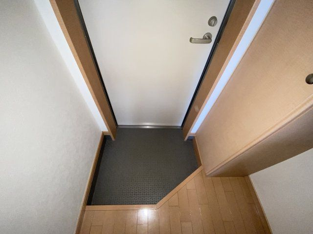 クレフラスト緑ヶ丘の玄関